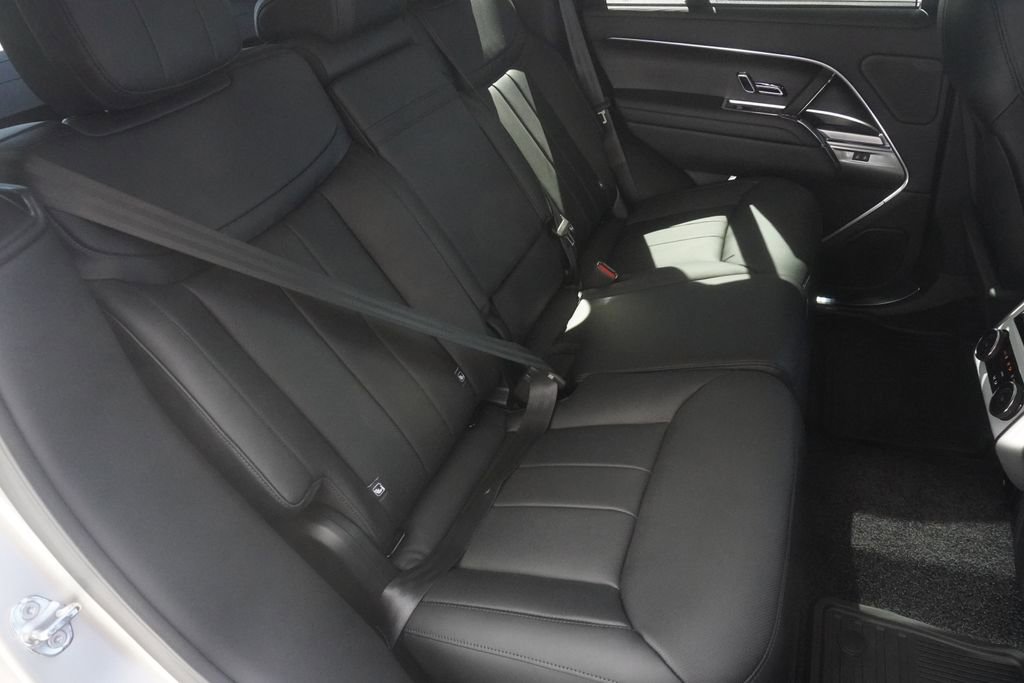 New 2026 Land Rover Range Rover SE image 27