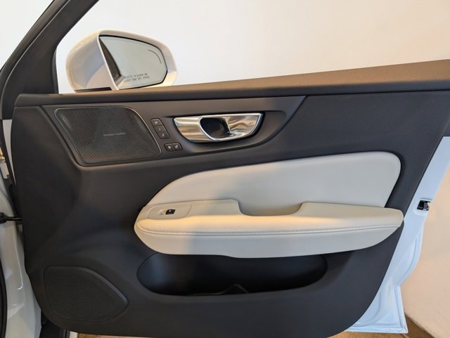 New 2026 Volvo V60 B5 Cross Country Ultra w/ Protection Package Premier image 30