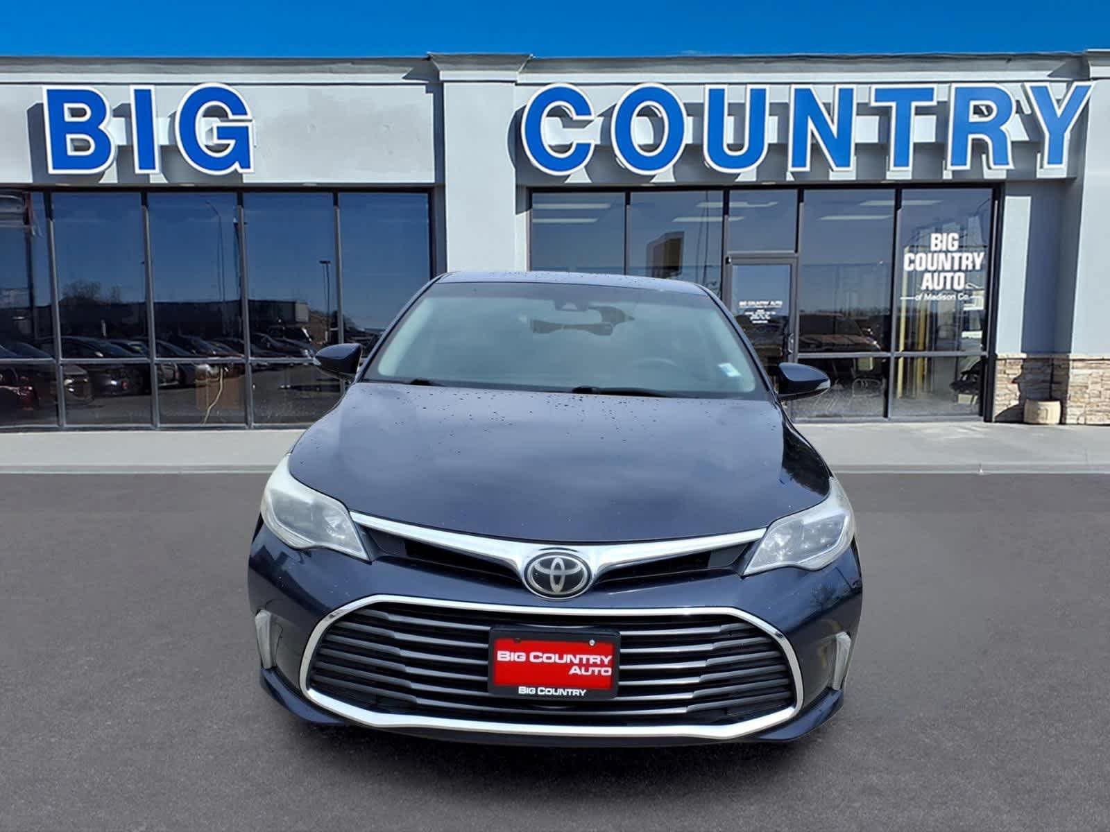 Used 2017 Toyota Avalon XLE FWD image 2