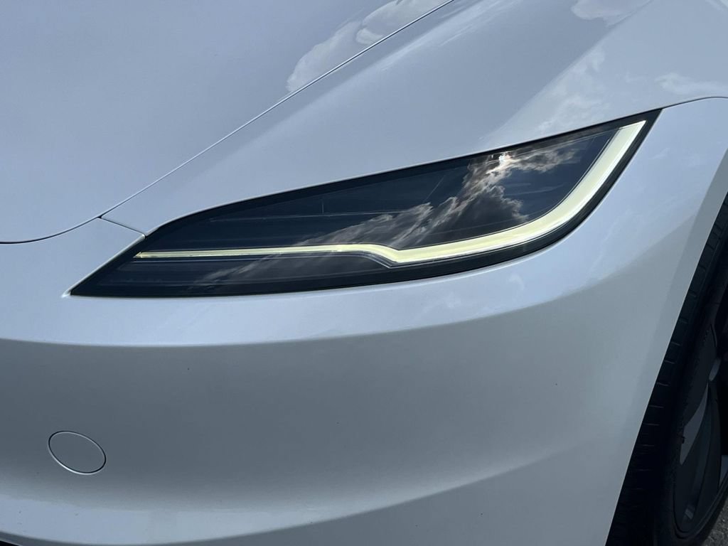 Used 2025 Tesla Model 3 Long Range RWD image 9
