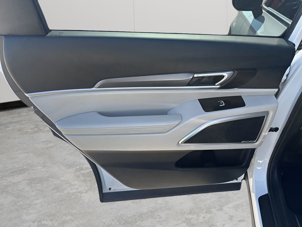 Used 2020 Kia Telluride S w/ S 8 Passenger Seating Package image 16