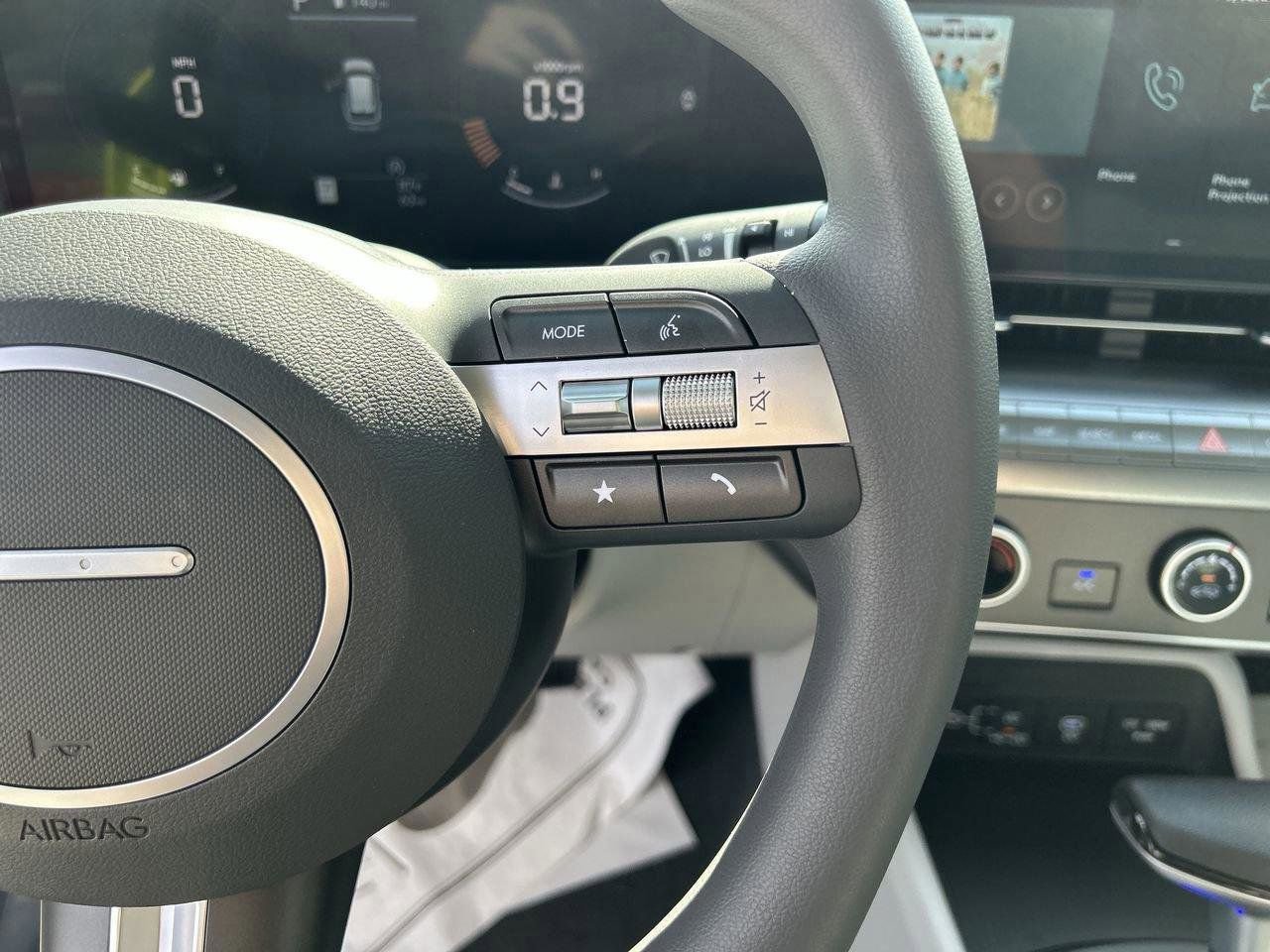 New 2026 Hyundai Kona SE image 24