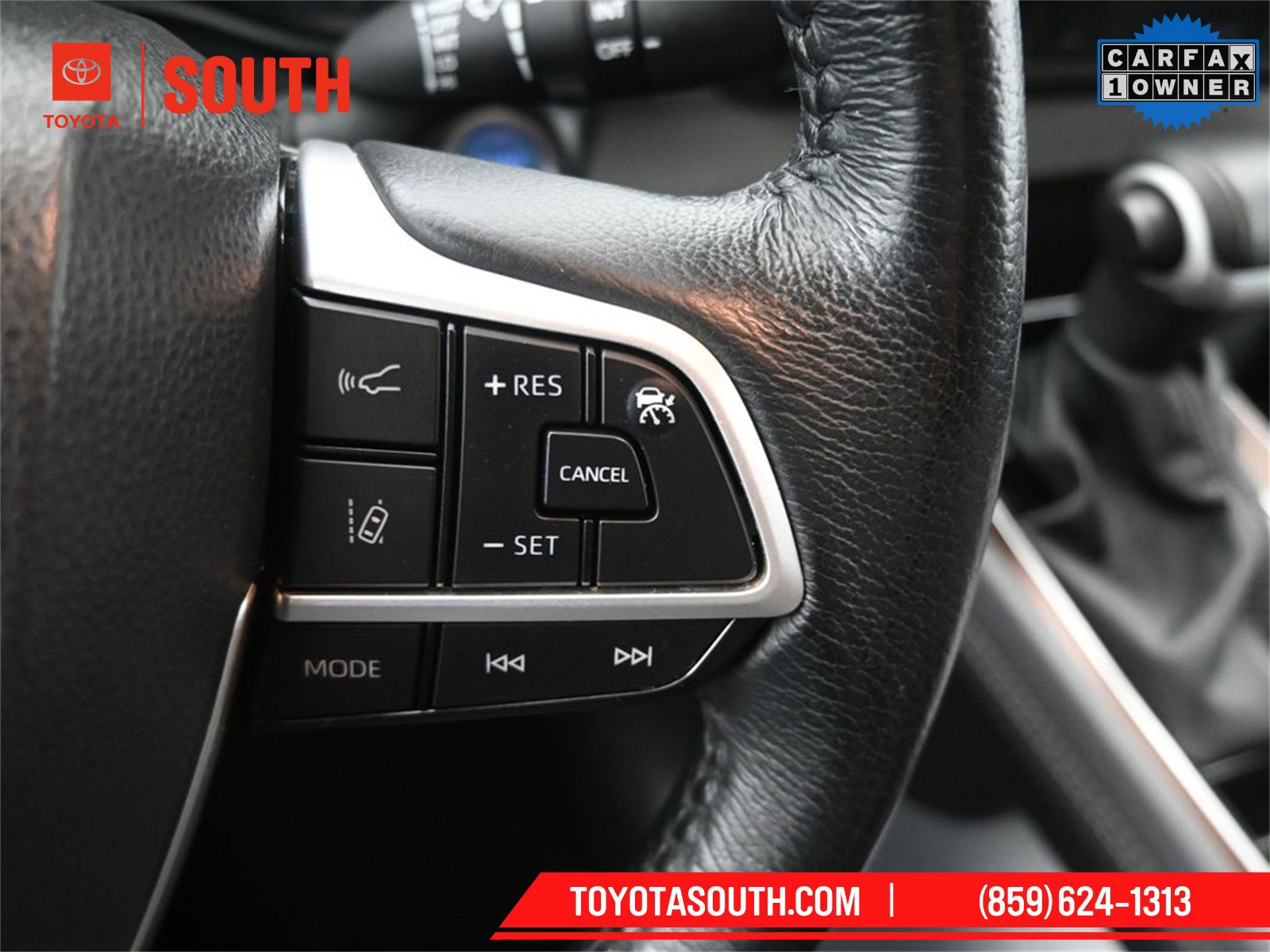 Used 2024 Toyota Sienna XLE image 19