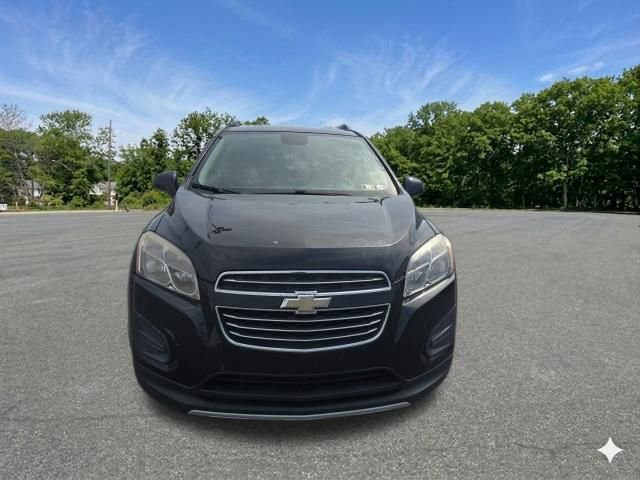 Used 2016 Chevrolet Trax LT w/ LT Convenience Package FWD image 3