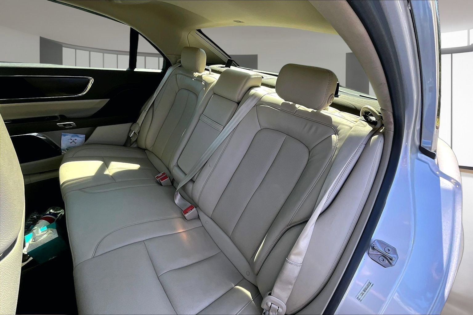 Used 2017 Lincoln Continental Reserve FWD image 22