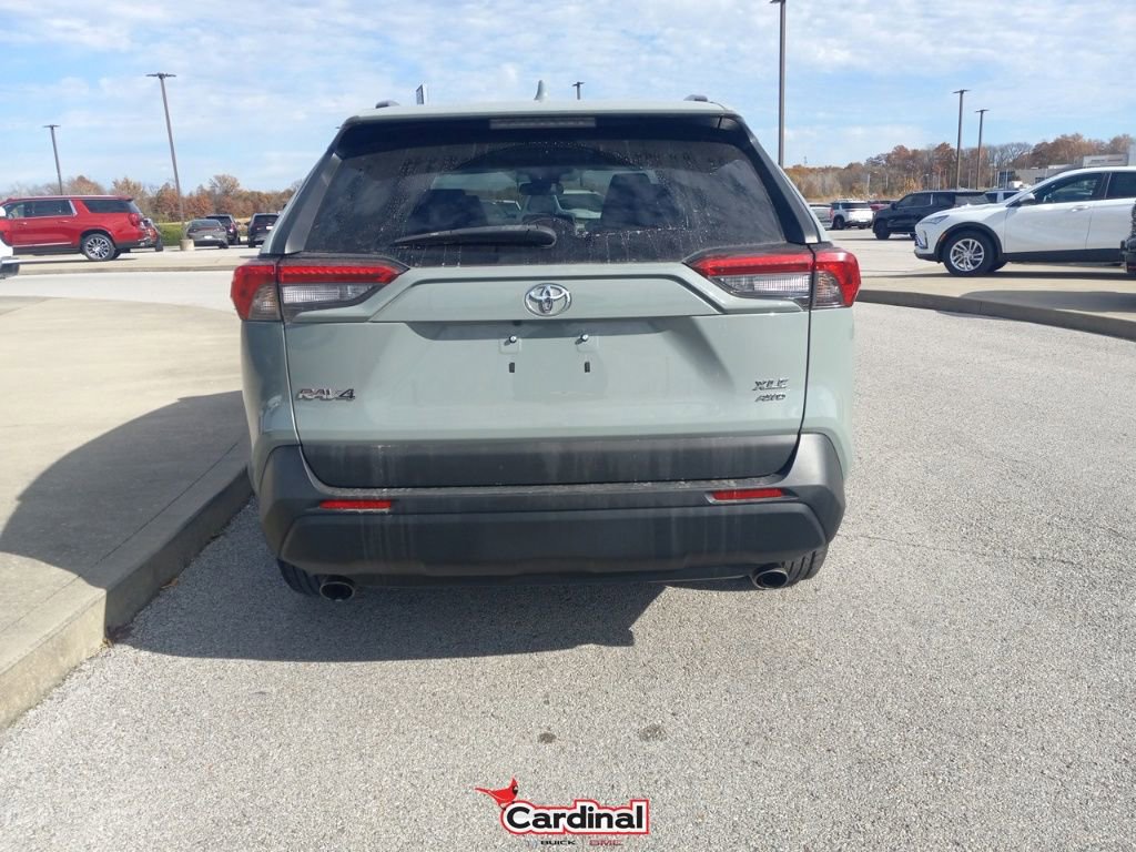 Used 2021 Toyota RAV4 XLE image 9