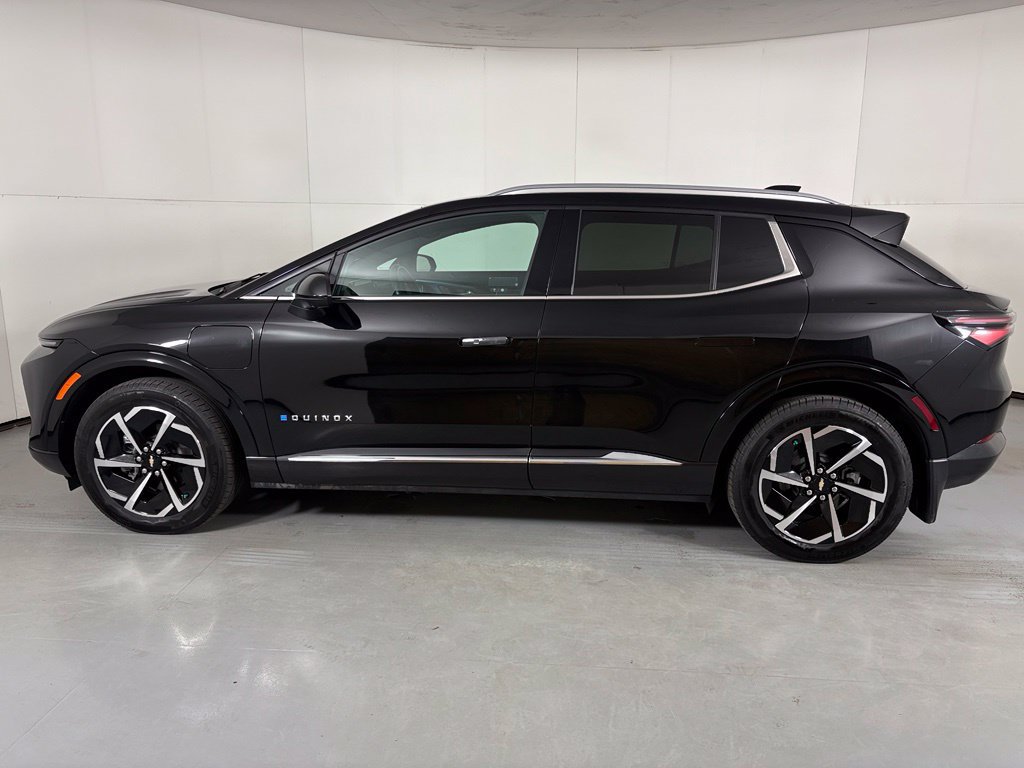 Used 2024 Chevrolet Equinox EV LT w/ LPO, Active Package FWD image 6