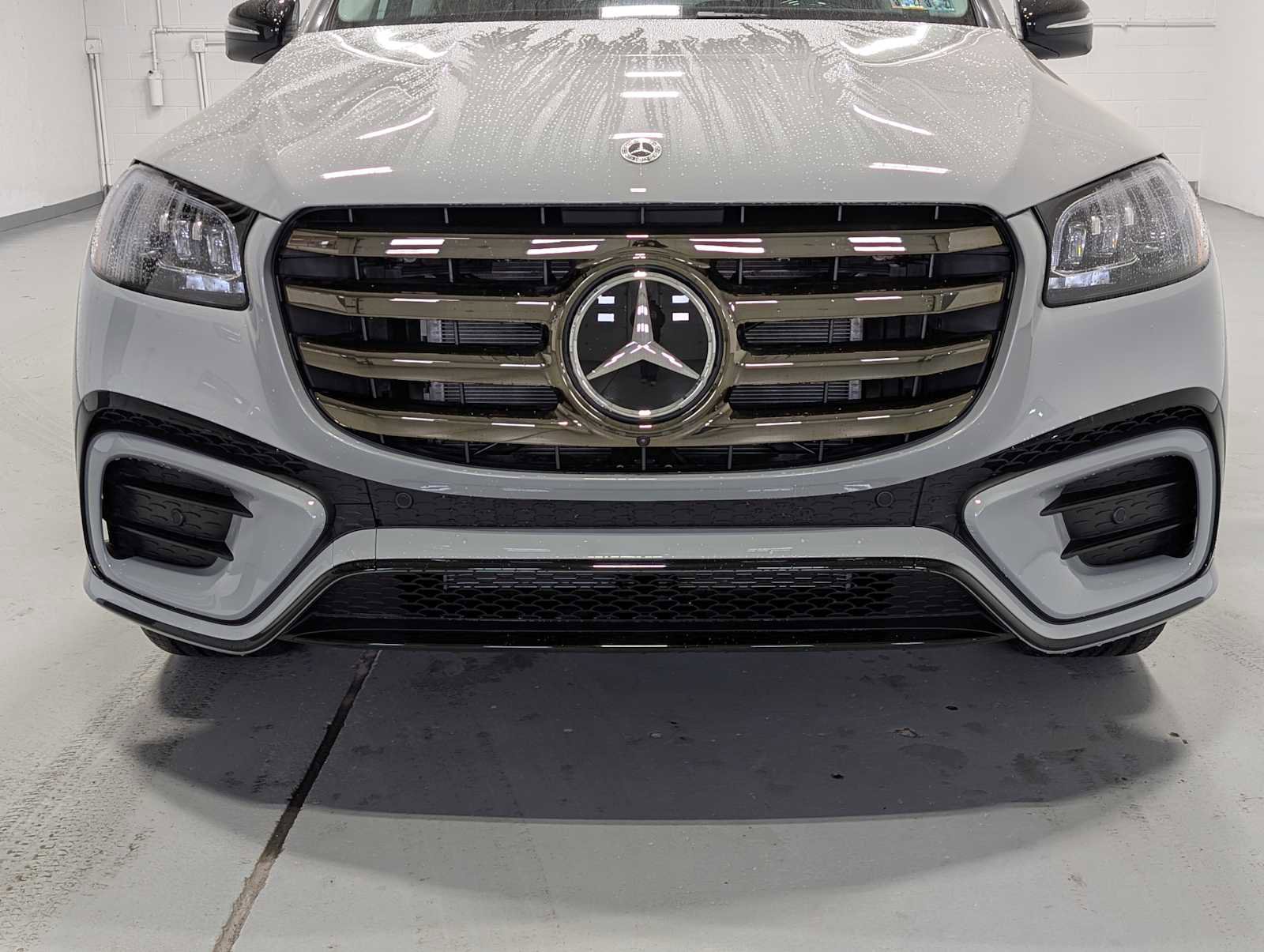 New 2026 Mercedes-Benz GLS 450 4MATIC image 2
