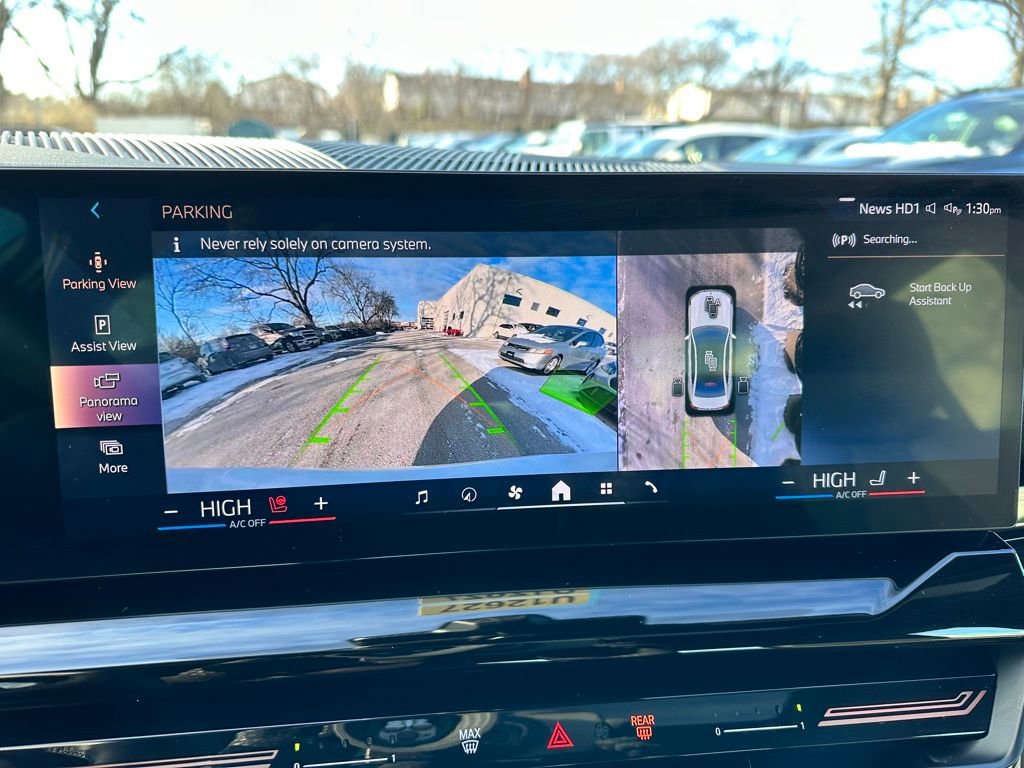 Used 2025 BMW 530i xDrive 530i xDrive w/ Premium Package image 22