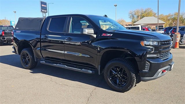 Used 2021 Chevrolet Silverado 1500 LT Trail Boss w/ Convenience Package II image 2