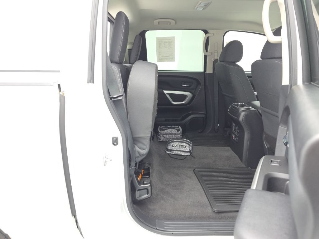 Used 2021 Nissan Titan SV w/ SV Convenience Package AWD/4WD image 45