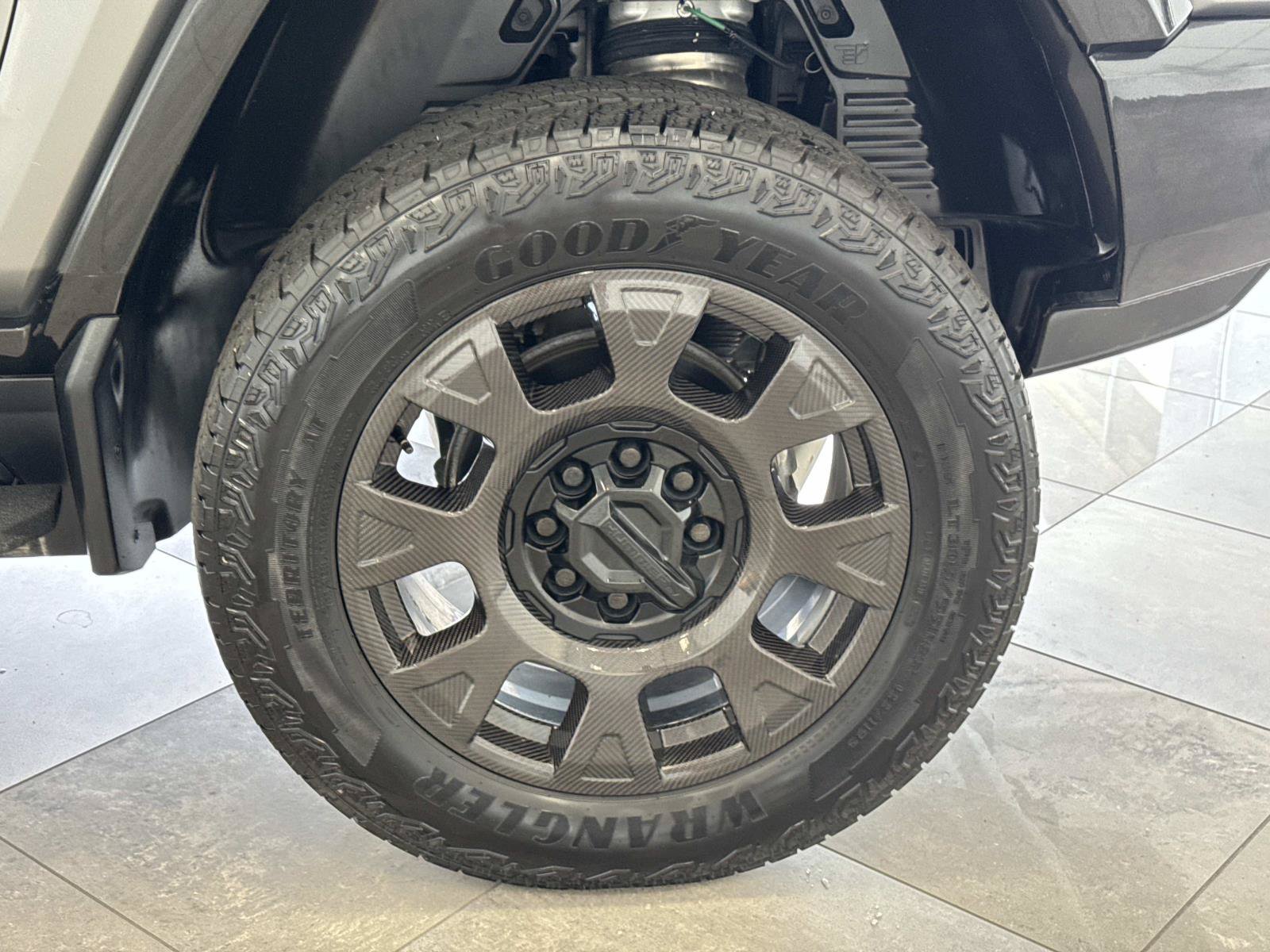 Used 2026 GMC Hummer EV 3X w/ Carbon Fiber Edition Package AWD/4WD image 9