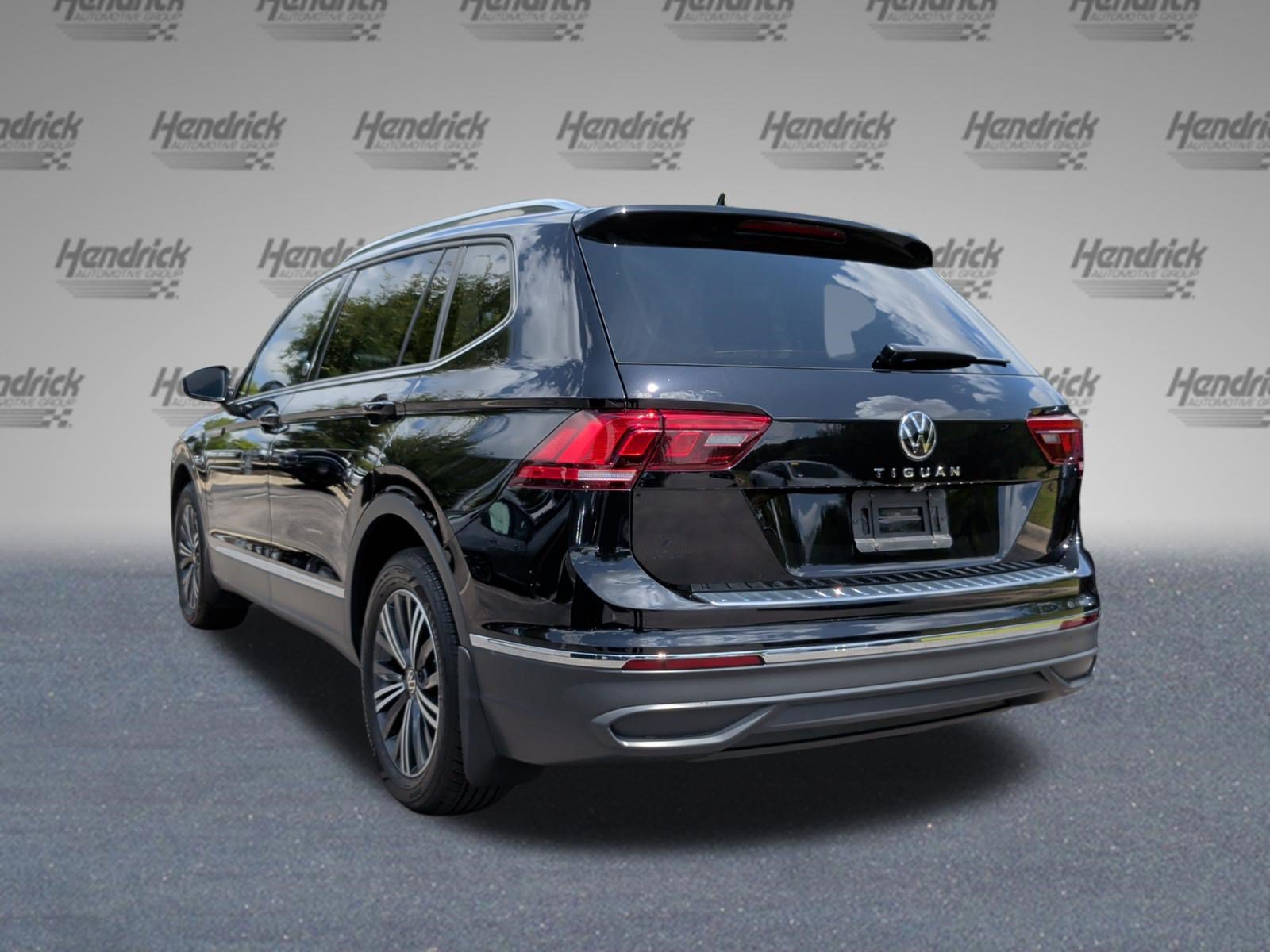 Used 2024 Volkswagen Tiguan Wolfsburg Edition FWD image 9