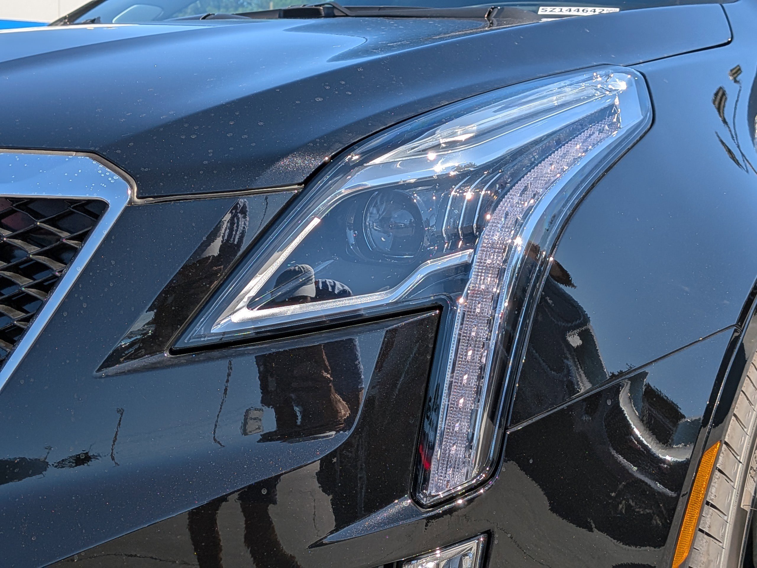 New 2025 Cadillac XT5 Sportv w/ LPO, Blue Accent Package AWD/4WD image 25