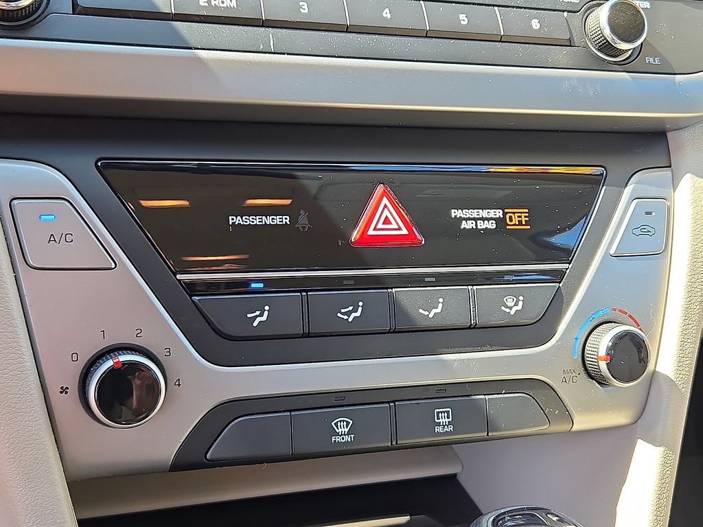 Used 2018 Hyundai Elantra SE FWD image 19