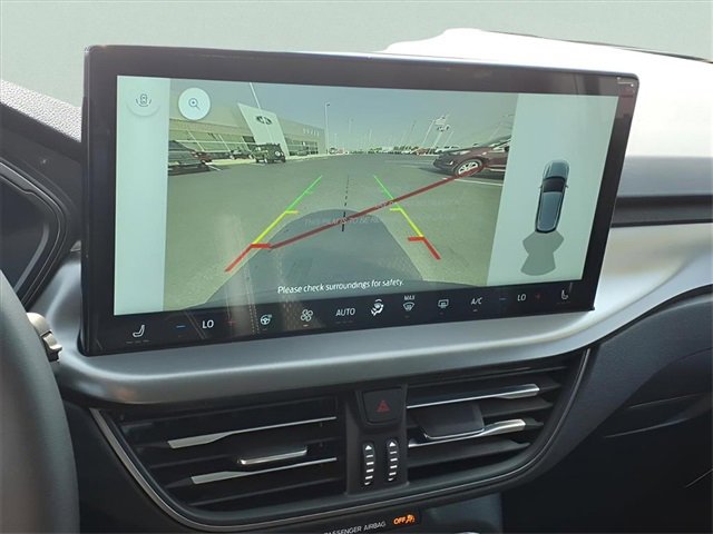 New 2025 Ford Escape SE image 17