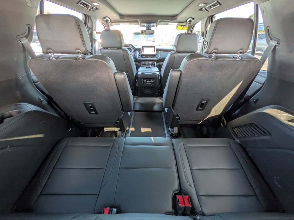 Used 2022 Chevrolet Tahoe Z71 w/ Luxury Package AWD/4WD image 33