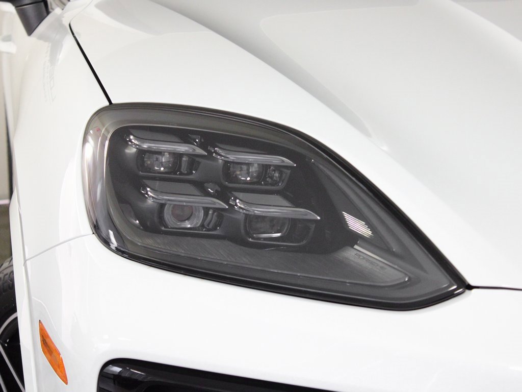 Used 2025 Porsche Cayenne image 11
