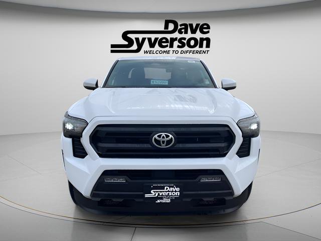 Used 2025 Toyota Tacoma SR5 image 2