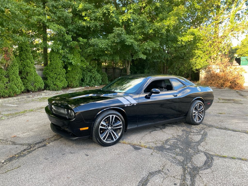 Used 2012 Dodge Challenger R/T RWD image 1