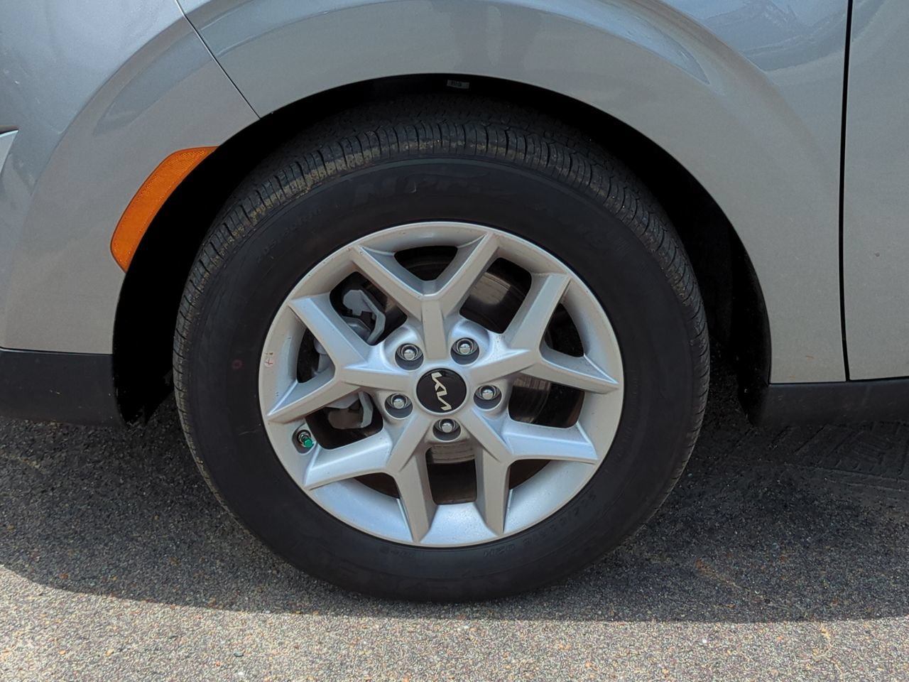 Certified 2025 Kia Soul LX w/ LX Technology Package FWD image 11