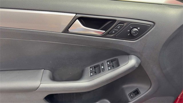 Used 2018 Volkswagen Jetta SE image 21