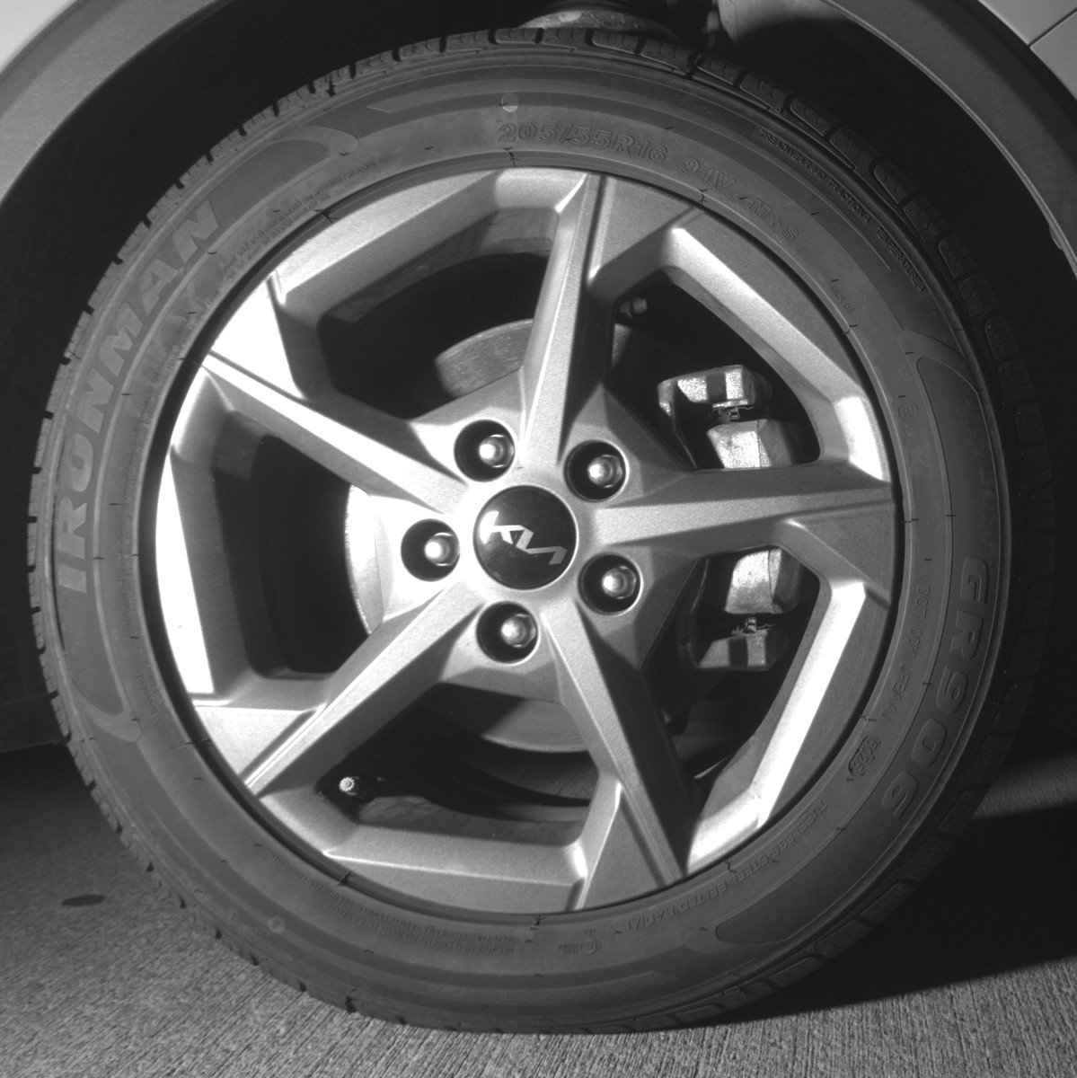 Used 2025 Kia K4 LXS image 13