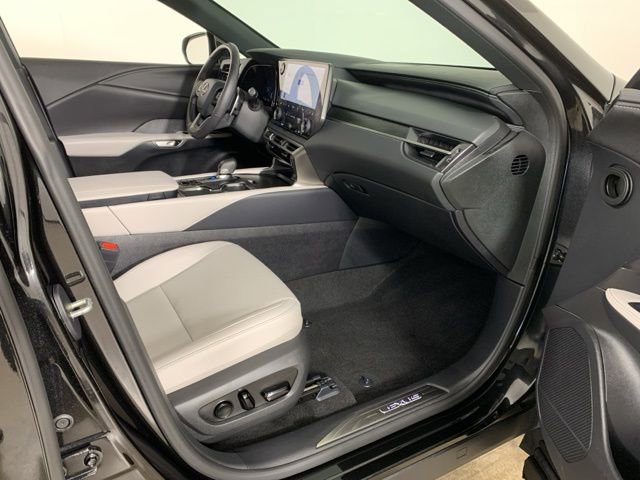 Used 2025 Lexus RX 350 F Sport w/ Accessory Package image 39