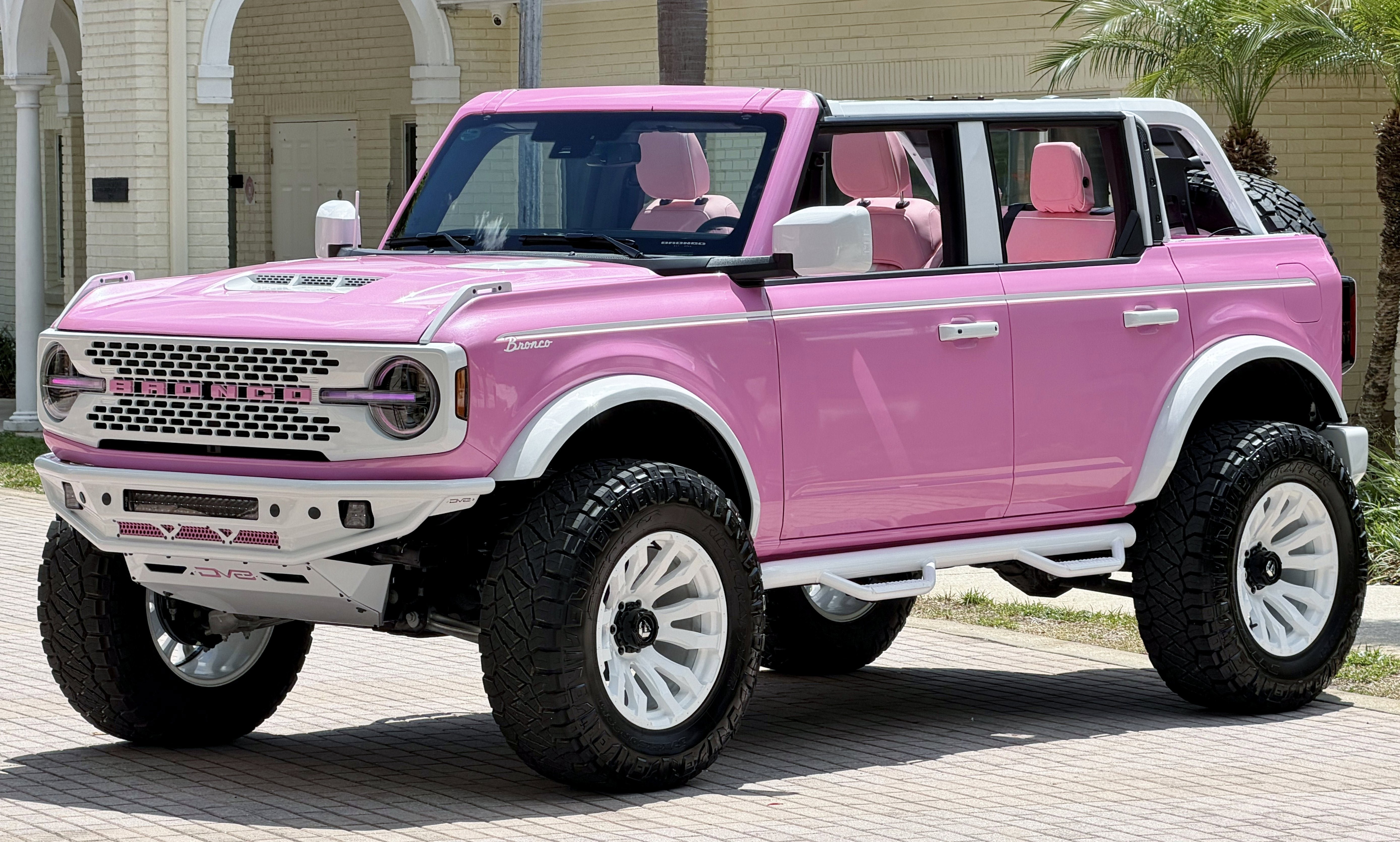Used 2025 Ford Bronco Outer Banks AWD/4WD image 32