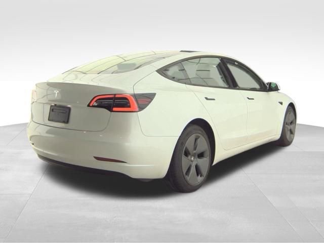 Used 2023 Tesla Model 3 Standard Range image 5