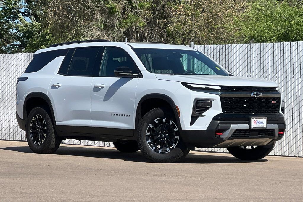 New 2026 Chevrolet Traverse Z71 w/ Enhanced Driving Package AWD/4WD image 2