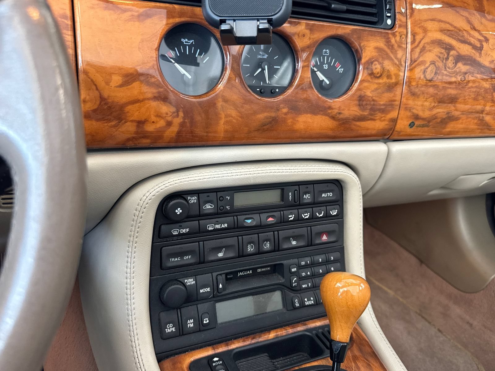 Used 2002 Jaguar XK8 Convertible RWD image 18