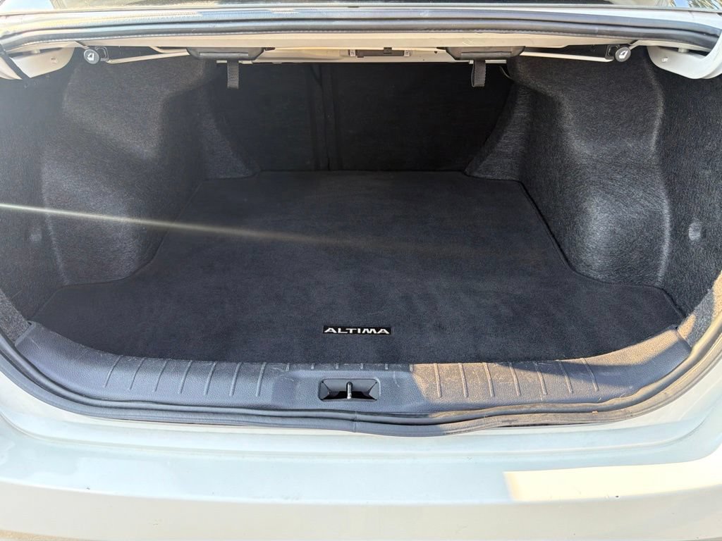 Used 2024 Nissan Altima 2.5 SR FWD image 16