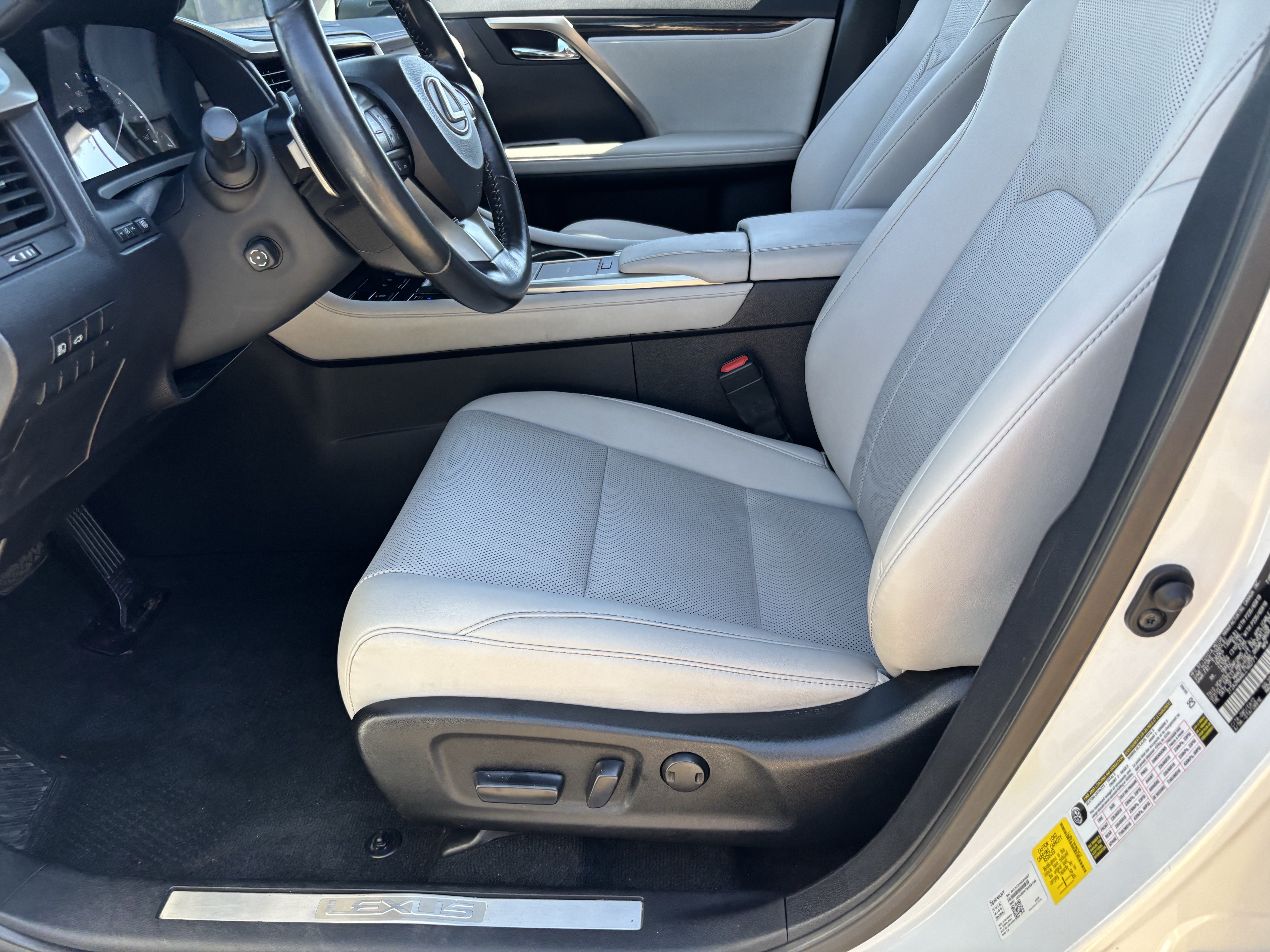 Used 2020 Lexus RX 350 FWD w/ Accessory Package image 18