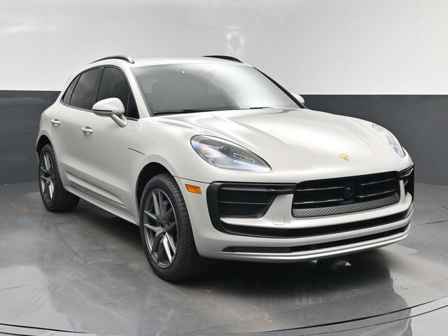 Used 2024 Porsche Macan AWD/4WD image 8