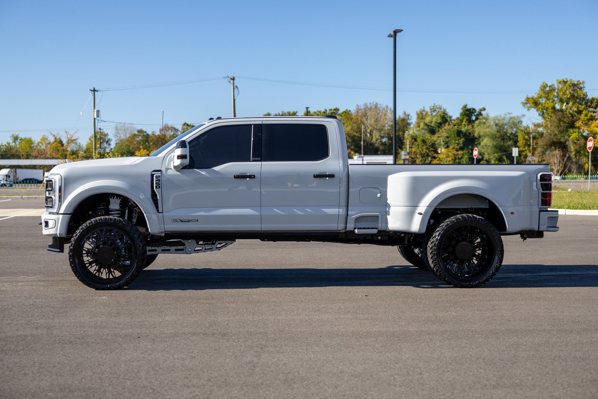 Used 2025 Ford F450 Platinum w/ Platinum Plus Package image 11