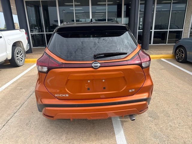 Used 2024 Nissan Kicks SR w/ SR Premium Package FWD image 6