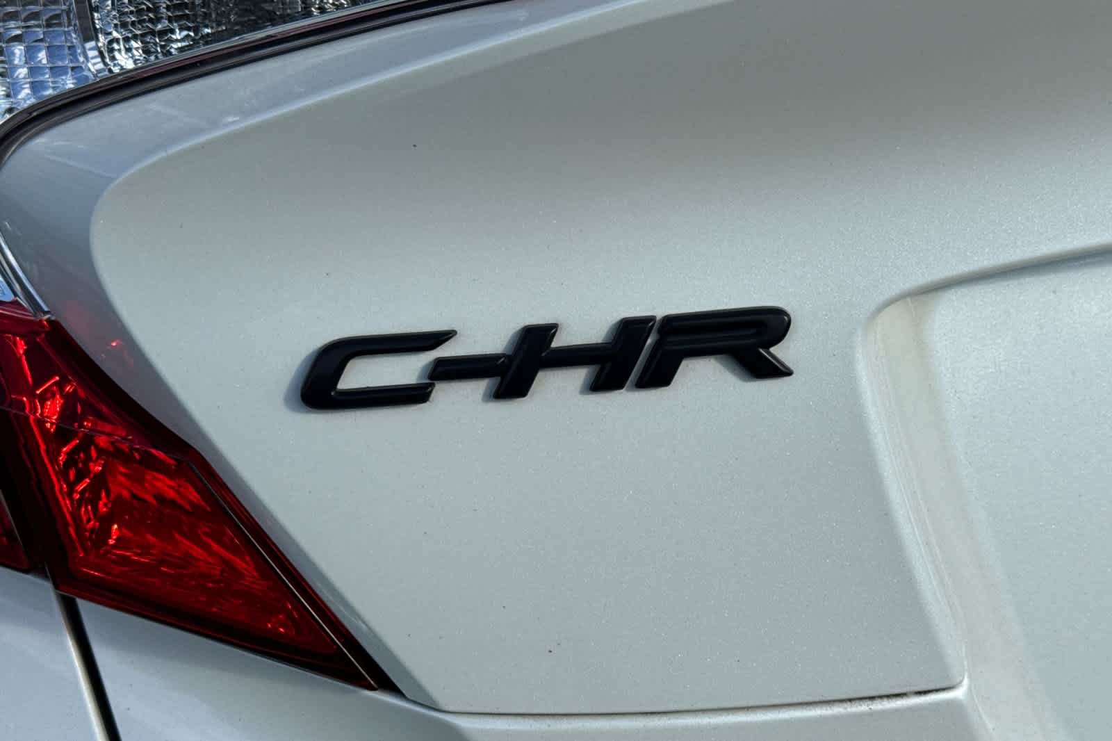 Used 2020 Toyota C-HR XLE FWD image 24