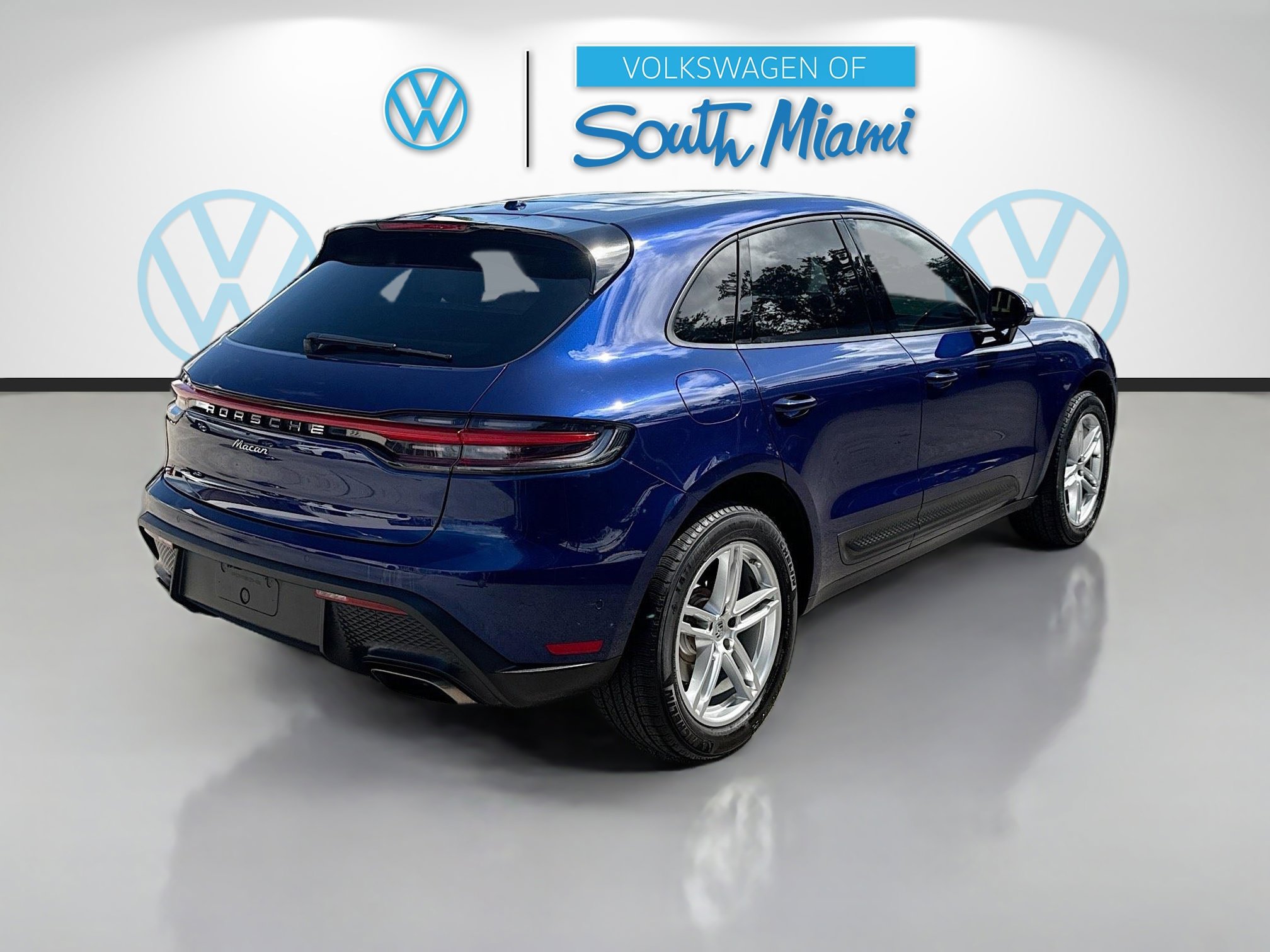 Used 2022 Porsche Macan w/ Premium Package Plus image 7