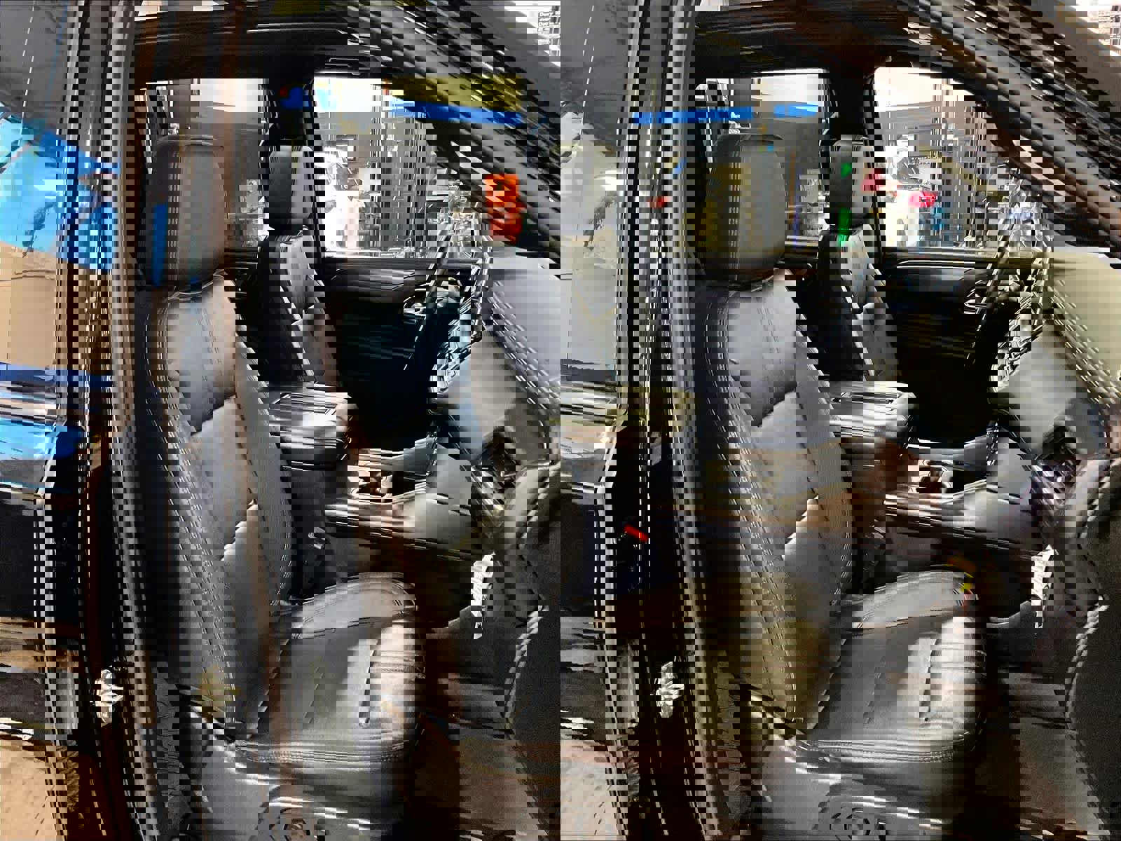 Used 2022 Chevrolet Suburban RST w/ Luxury Package image 11