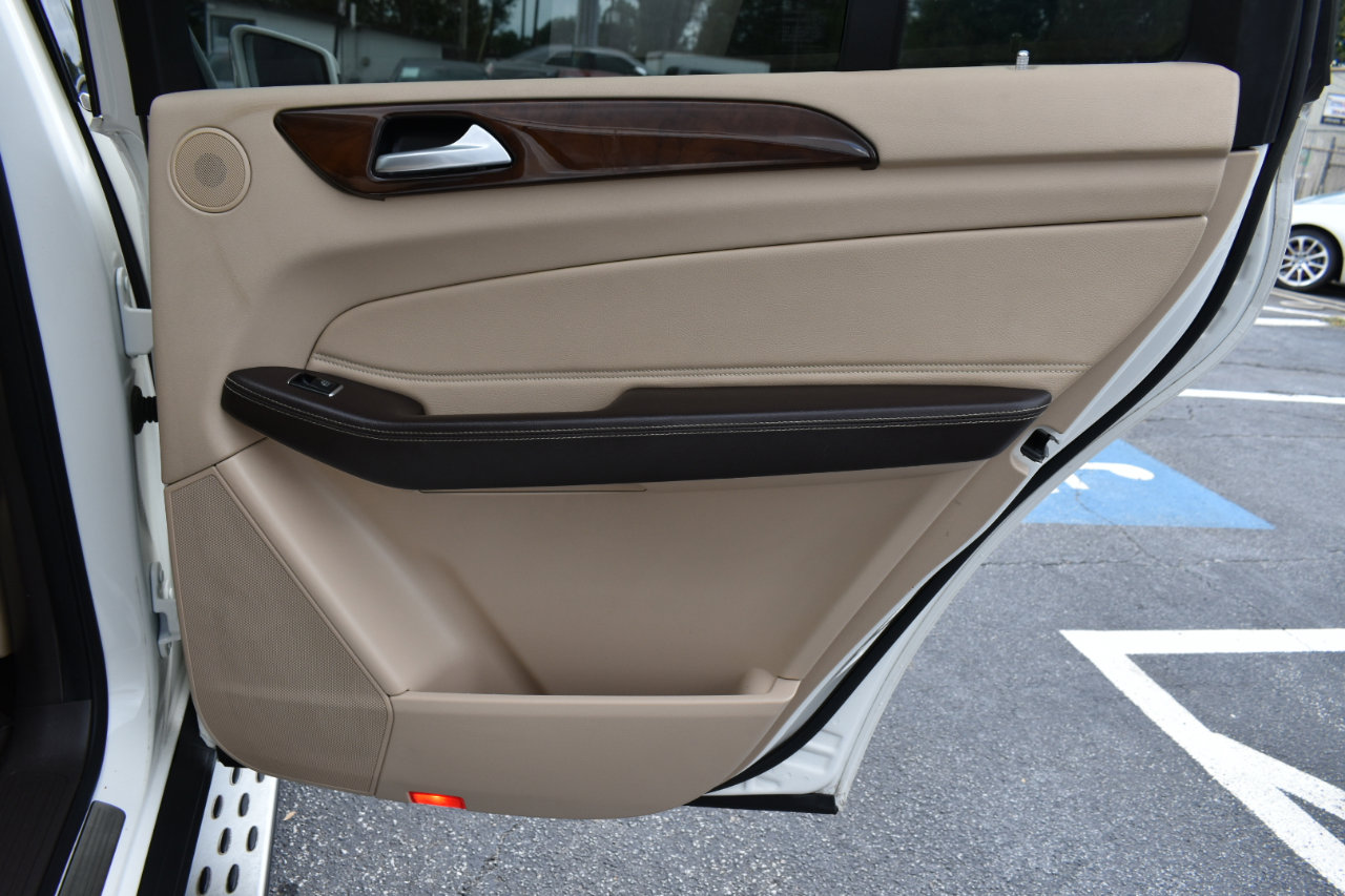 Used 2018 Mercedes-Benz GLS 450 4MATIC w/ Premium Package image 39