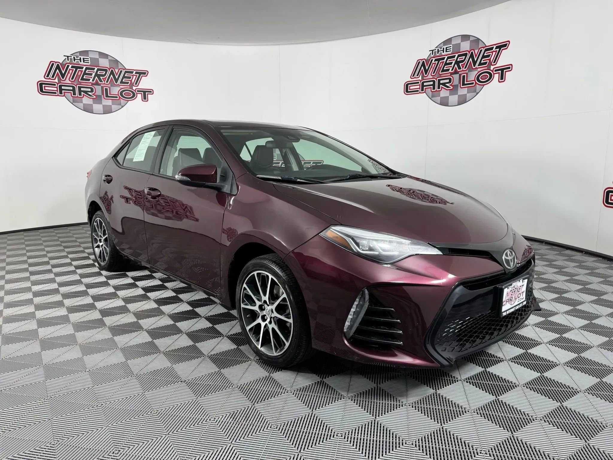Used 2017 Toyota Corolla SE 50th Anniversary FWD image 9