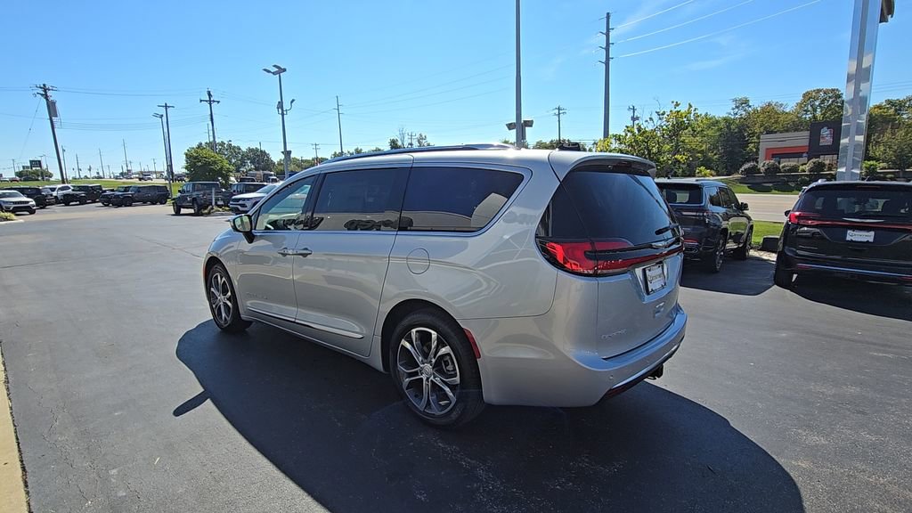 New 2026 Chrysler Pacifica Pinnacle w/ Trailer Tow Group FWD image 6