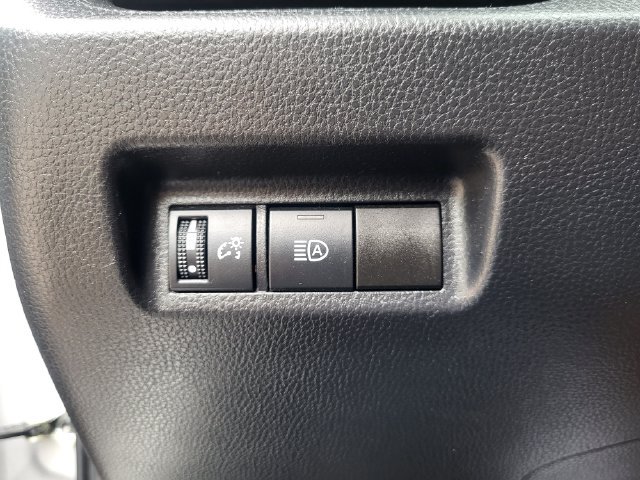 Used 2024 Toyota RAV4 XLE FWD image 21