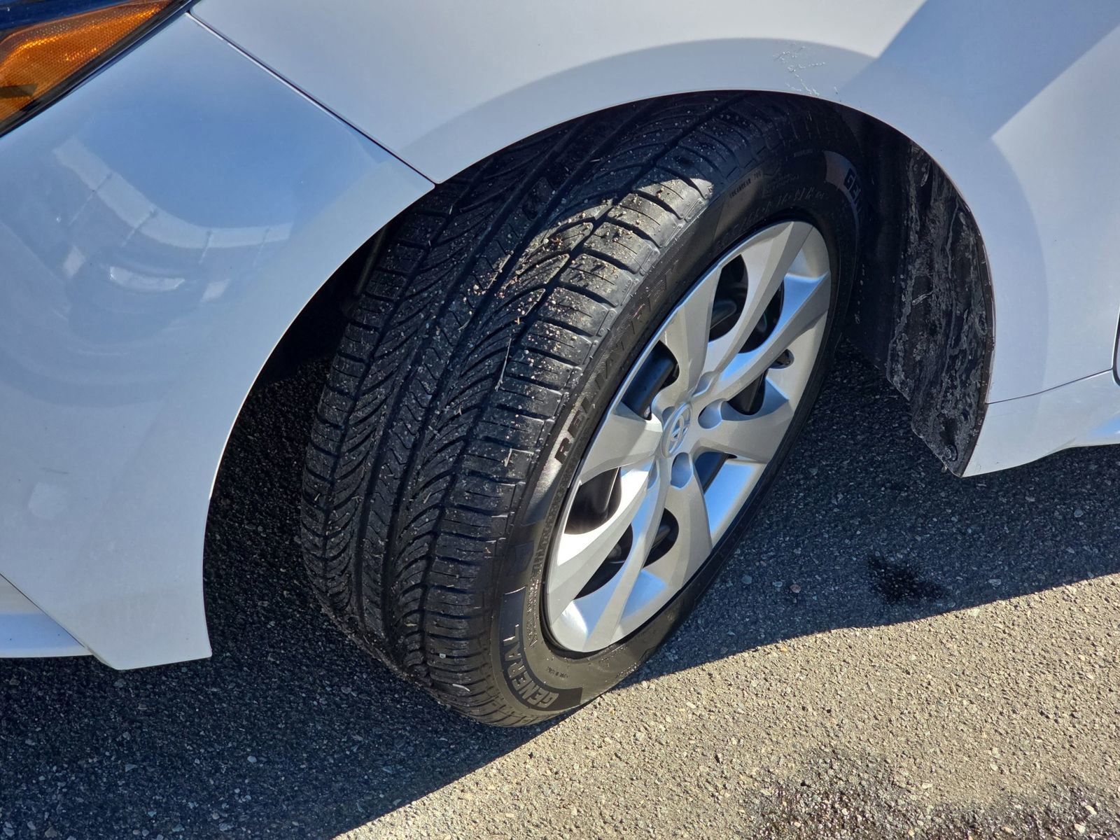 Used 2023 Toyota Corolla LE image 35