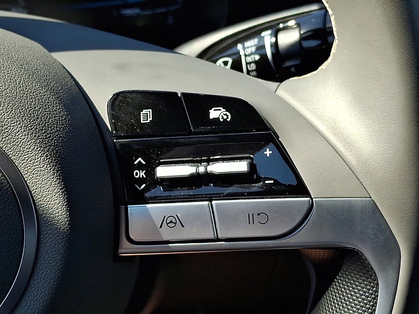 Certified 2025 Hyundai Elantra Sport FWD image 21