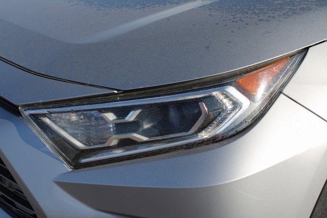 Used 2020 Toyota RAV4 Limited image 13