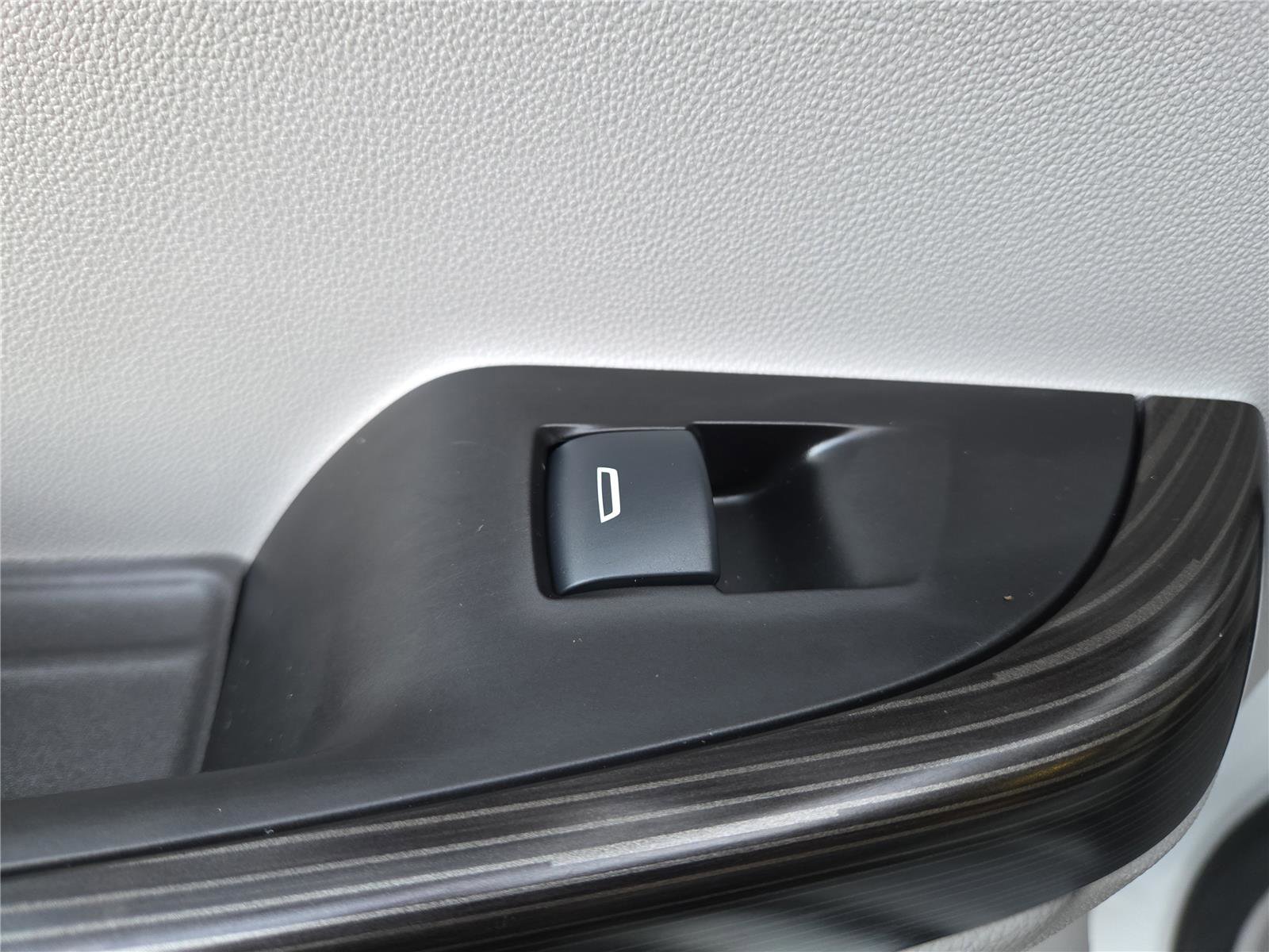 Used 2017 GMC Acadia SLT image 27