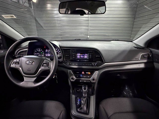 Used 2018 Hyundai Elantra SE w/ Cargo Package image 11