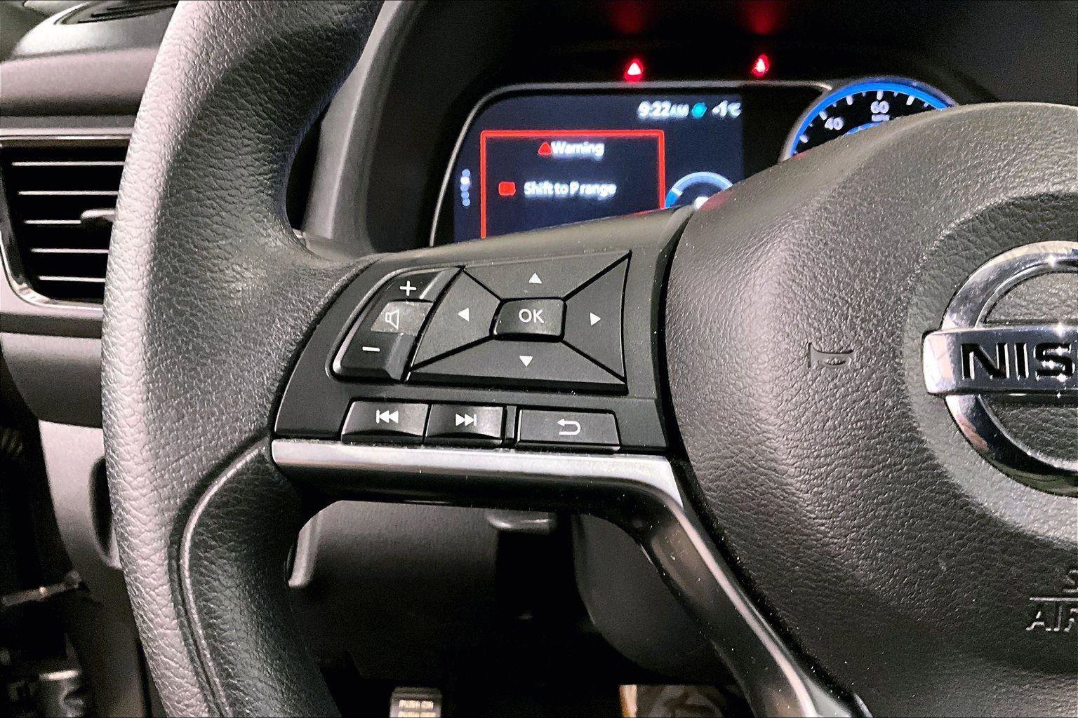 Used 2022 Nissan Leaf S image 17